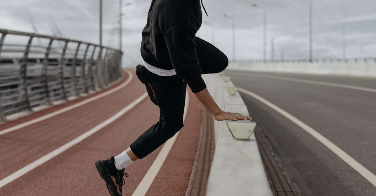 découvrez les bienfaits du parkour pour développer votre agilité, renforcer votre confiance en vous et améliorer votre forme physique de manière ludique et dynamique.