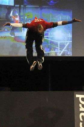 découvrez comment débuter et progresser en freerun grâce à nos conseils pratiques et techniques pour améliorer votre agilité et créativité.