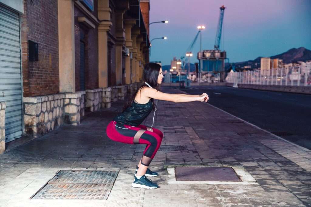 découvrez comment débuter et progresser en street workout grâce à nos conseils pratiques, exercices adaptés et plans d'entraînement pour tous les niveaux.