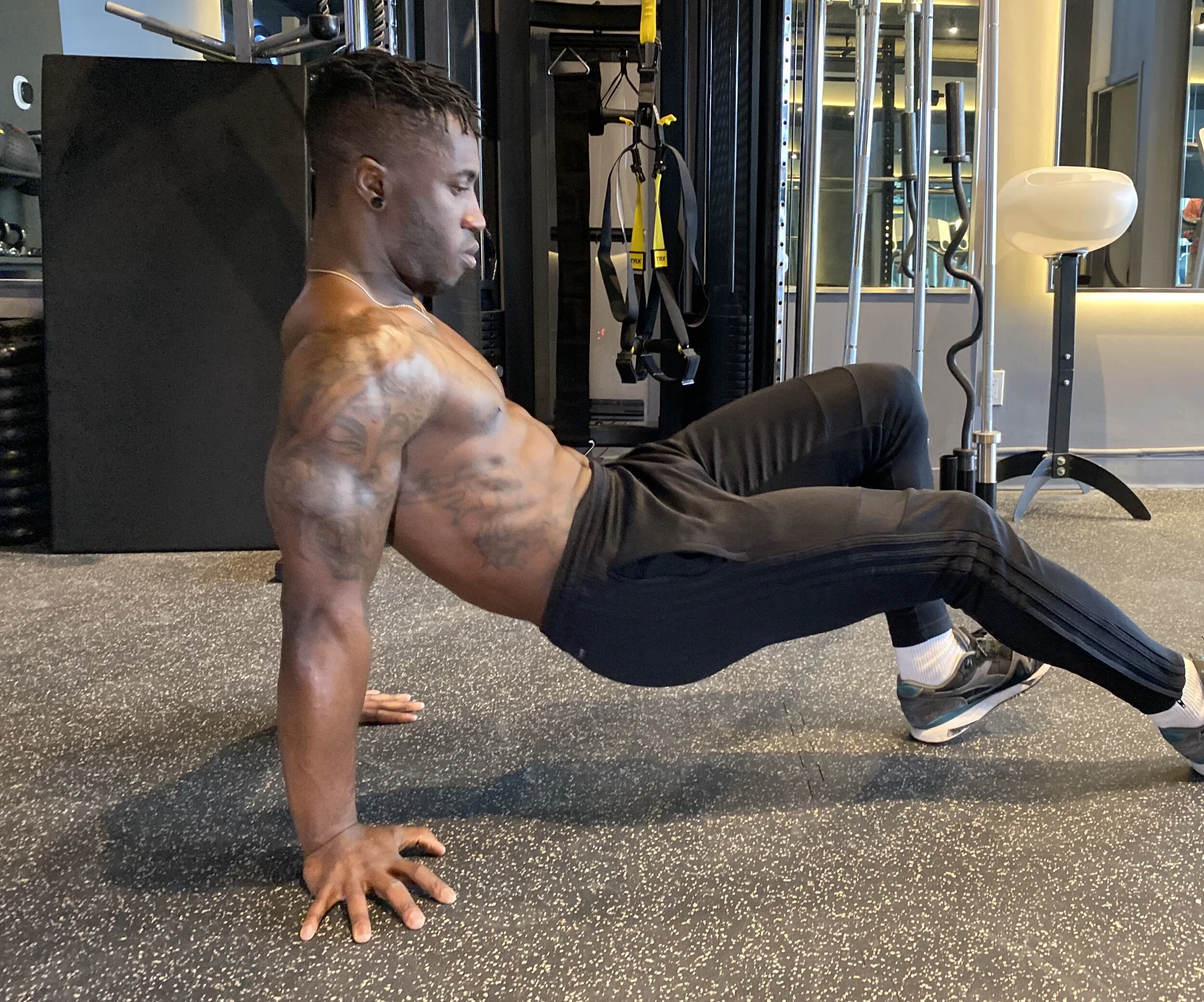 découvrez les meilleurs exercices de dos au poids du corps pour renforcer et sculpter votre dos sans équipement. parfaits pour tous les niveaux, à faire à la maison ou en extérieur.