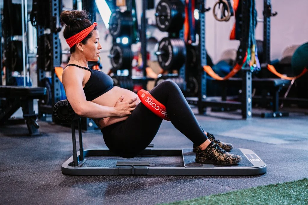 découvrez des conseils et exercices adaptés pour rester en forme pendant la grossesse avec notre programme de fitness prénatal sécurisé et efficace.