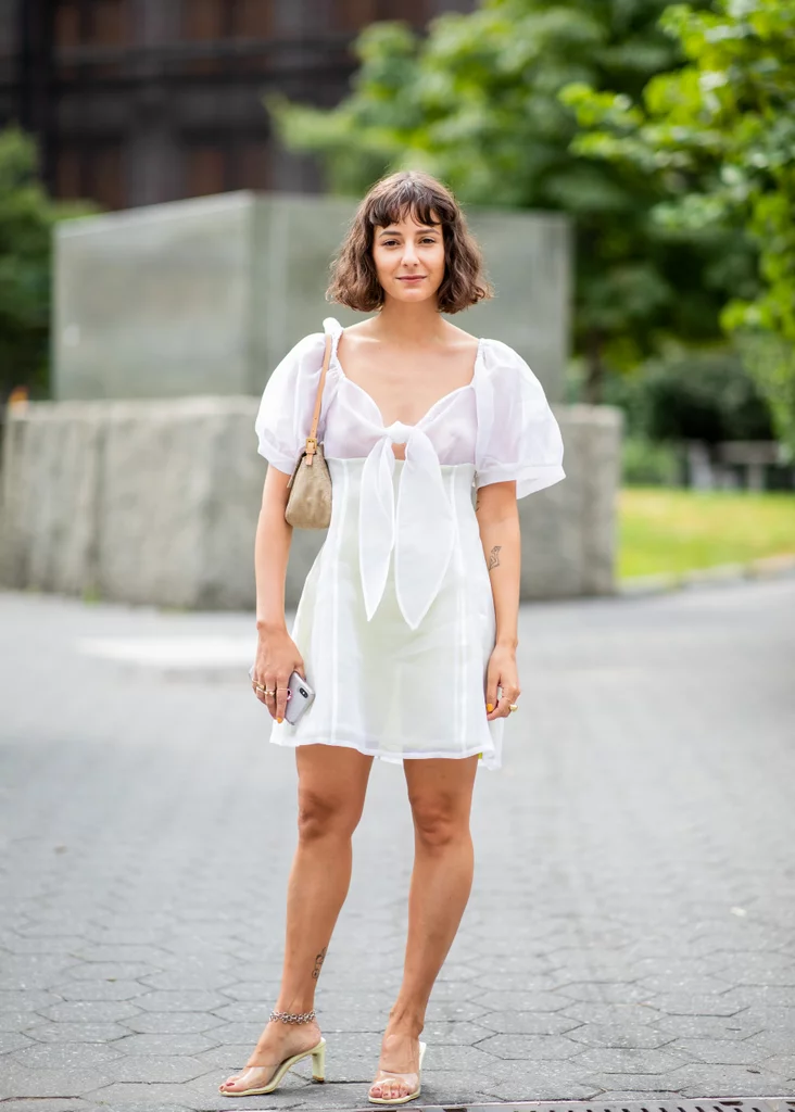 découvrez les avantages et conseils pour adopter le style sans soutien-gorge en toute confiance et confort.